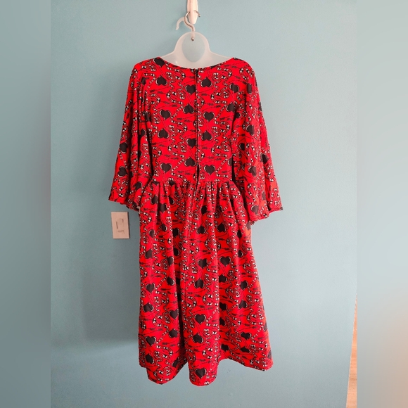 AINS AND ELKE RED FAN SLEEVE DRESS - Picture 5 of 6